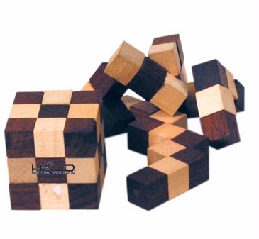 Wooden Elastic Cube Puzzle