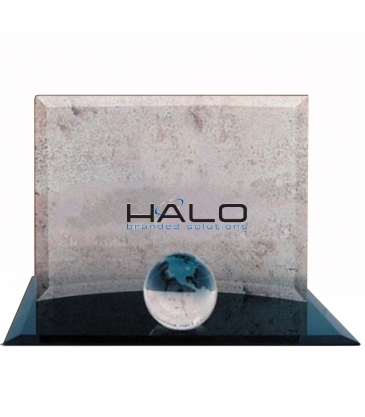 Crystal Globe Award (Medium)