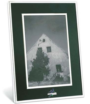 F/64 Easel-Back