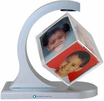 Magnetic Photo Cube Spinner
